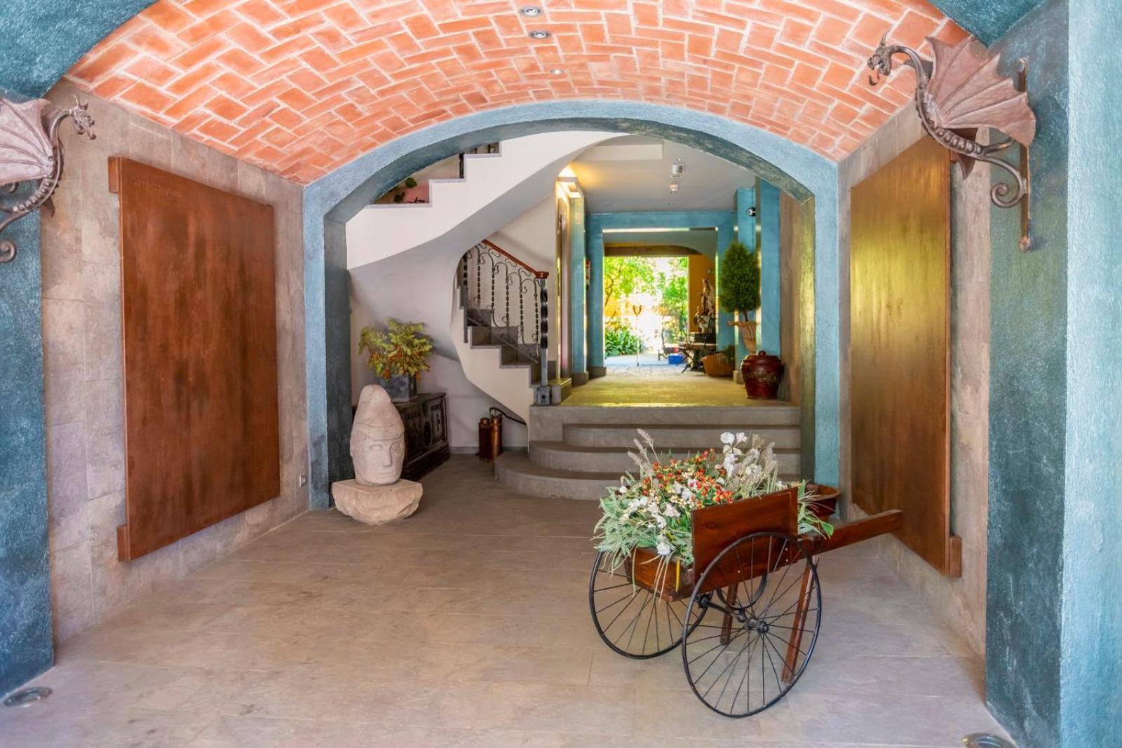 Apartaments Suites Sant Jordi 몬트브리오델캄프 외부 사진