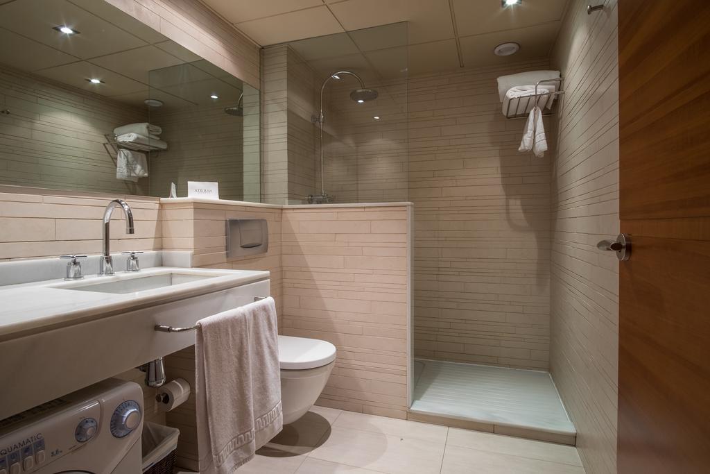 Apartaments Suites Sant Jordi 몬트브리오델캄프 외부 사진